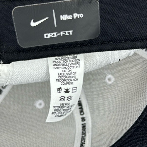 Nike white snap back cap w/ black NIKE & check OS - Picture 5 of 6